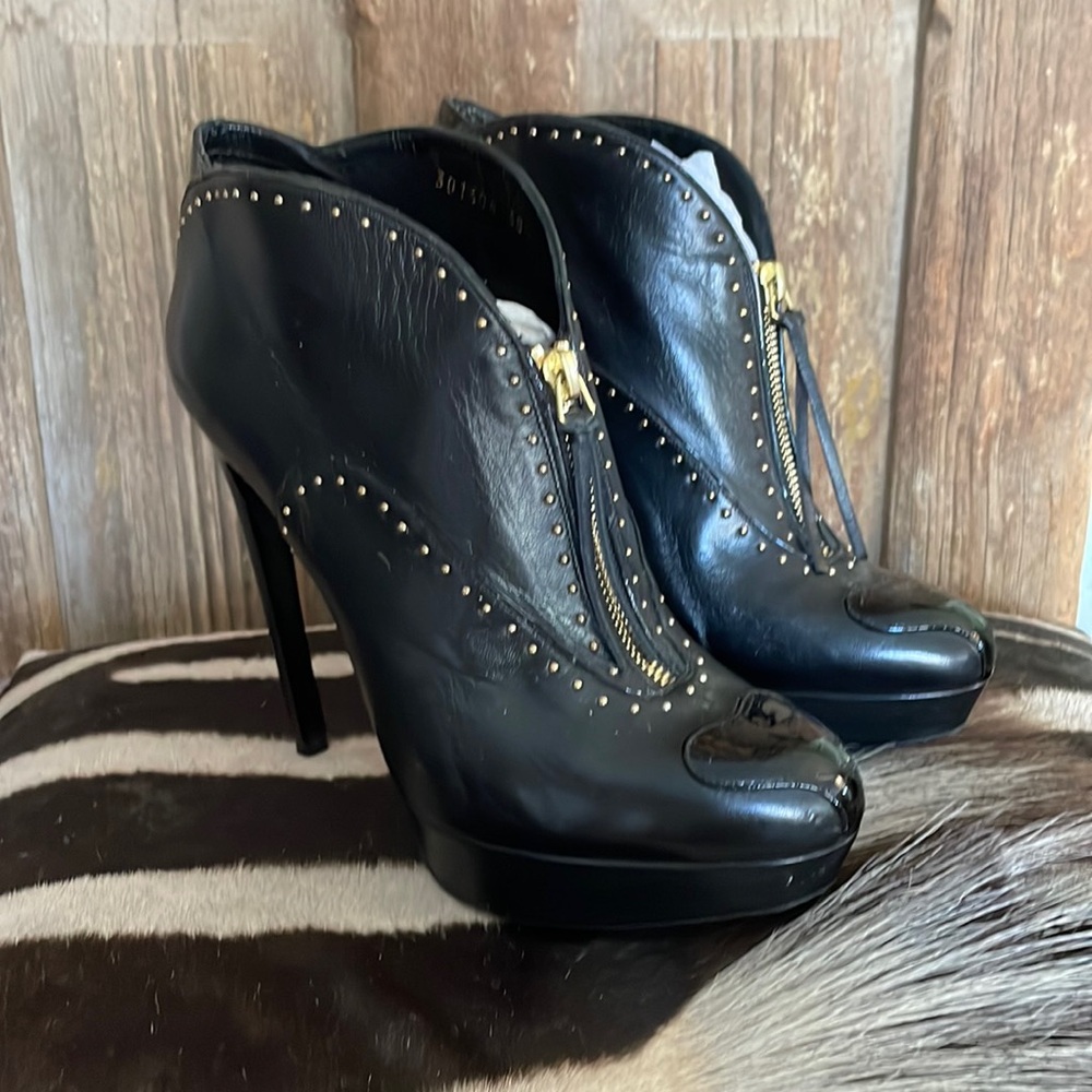 Alexander McQueen Blk Smooth & Patent Leather Gold Studded Platform Heels 38.5